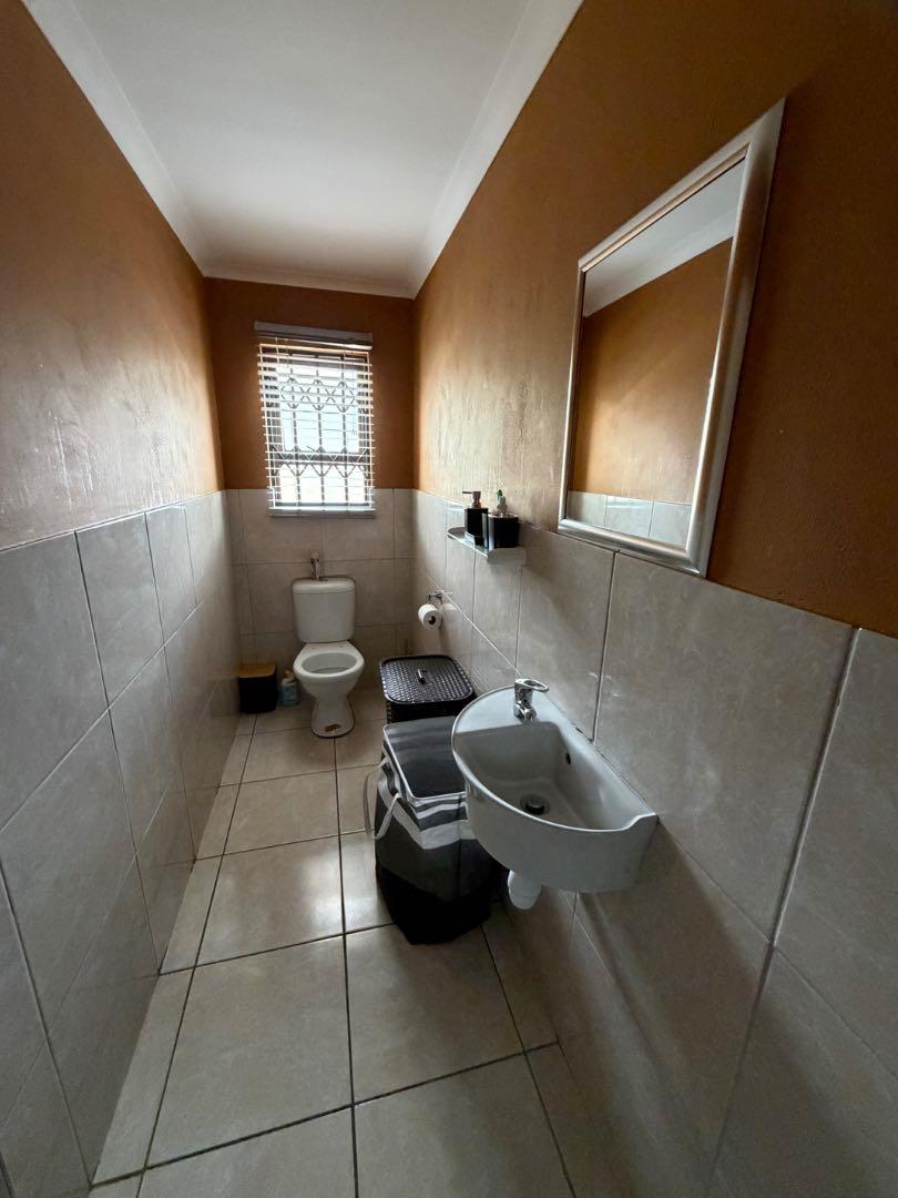 5 Bedroom Property for Sale in Elim Western Cape